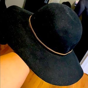 Black Kardashian hat